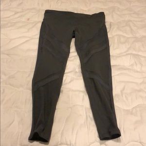 Alo Yoga Leggings. Very gently worn
